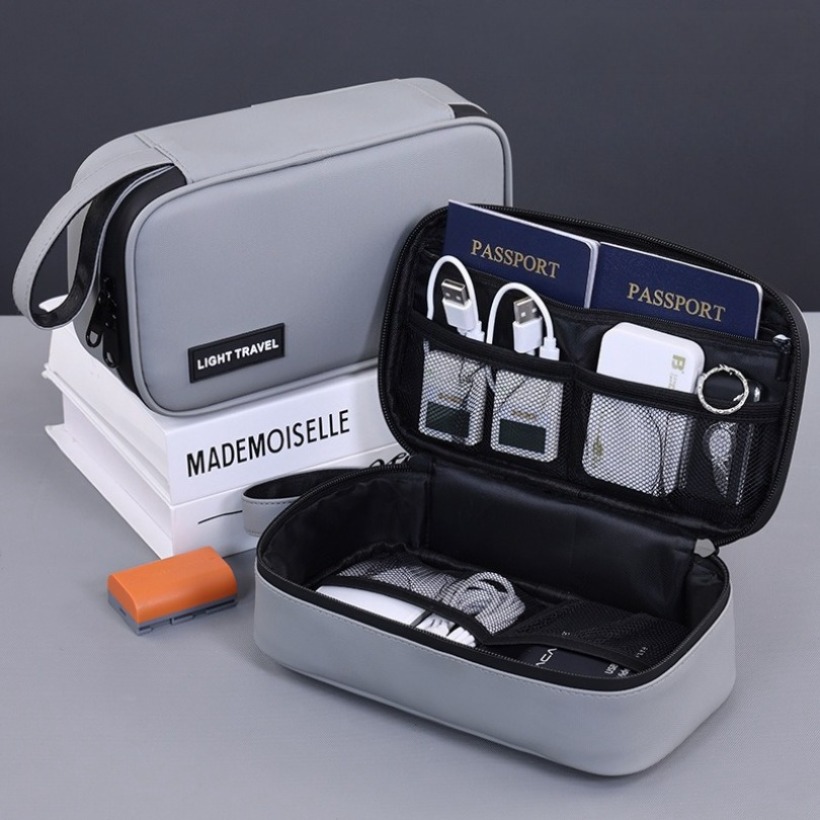 Travel Accessories Us - กระเป๋าเก็บอุปกรณ์ดิจิตอลแบบพกพา น้ำหนักเบา มีหลายช่อง สำหรับจัดเก็บอุปกรณ์อิเล็กทรอนิกส์ เหมาะสำหรับการเดินทาง ธุรกิจ